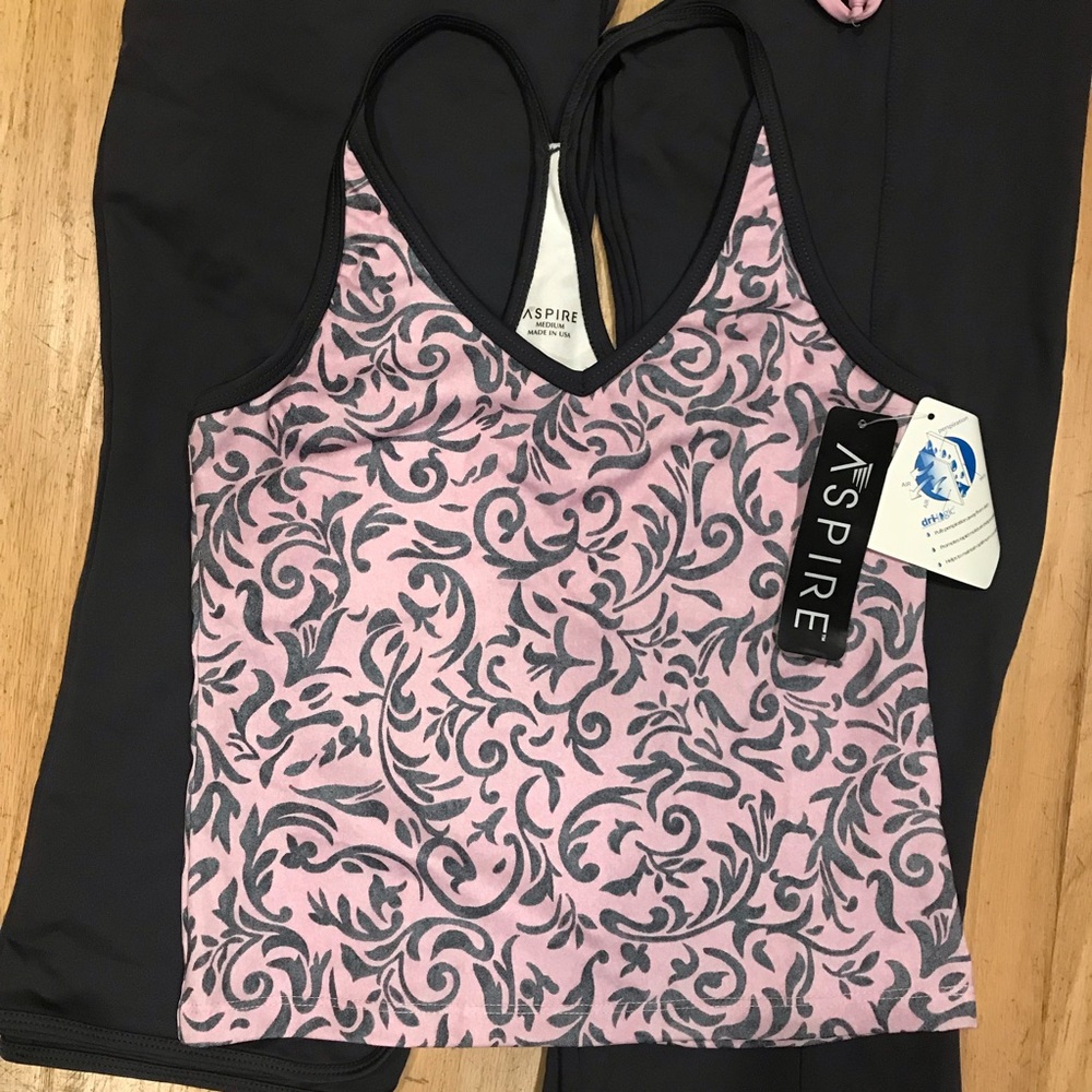 ASPIRE lot M racerback tank & 2 Capri leggings NWT - Picture 7 of 8